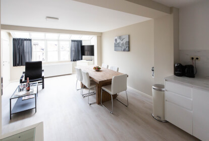 furnished-apartment-2-bed-house-of-the-stars AL222A